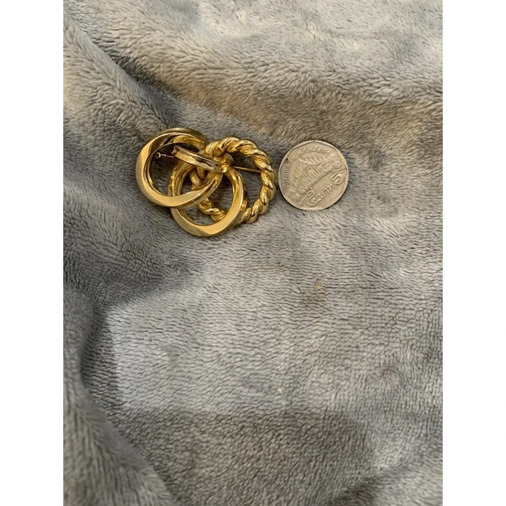 Vintage Signed GROSSE Germany 1969 Gold Tone Twisted Abstract Brooch Pin‎